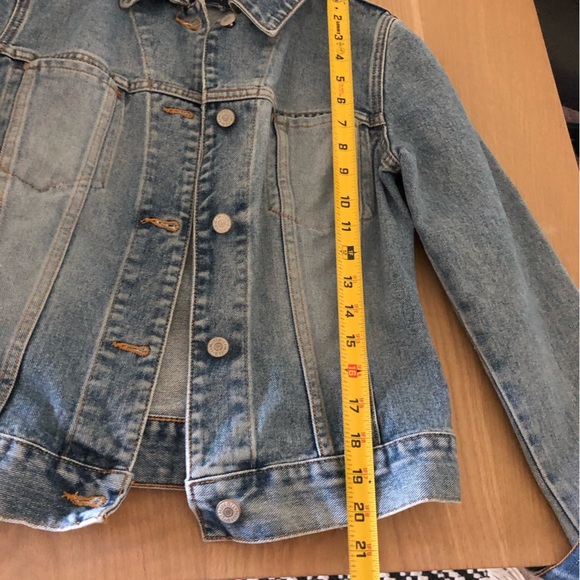 The Limited Denim|Customized Jean jacket, “pocket full of posies” Art to wear - Picture 11 of 13